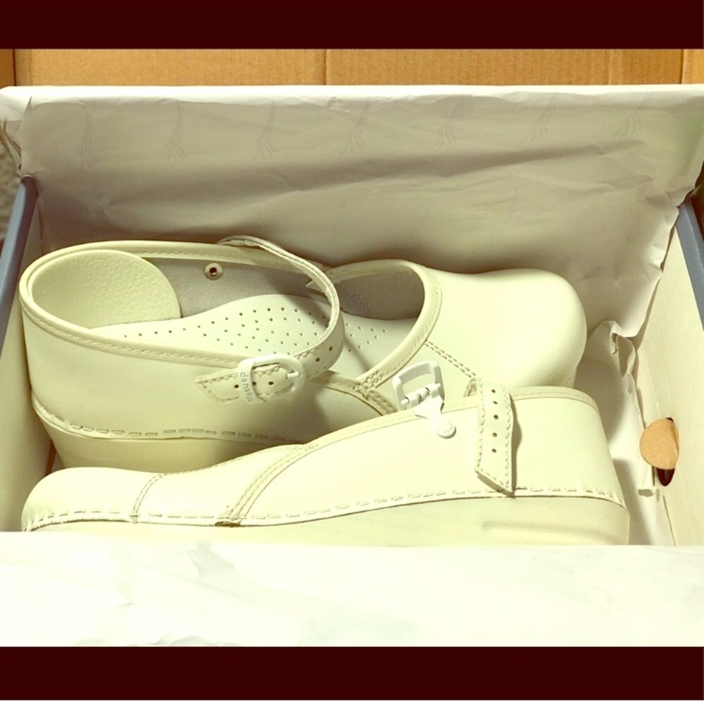 new, used only once. Dansko white nursing shoes